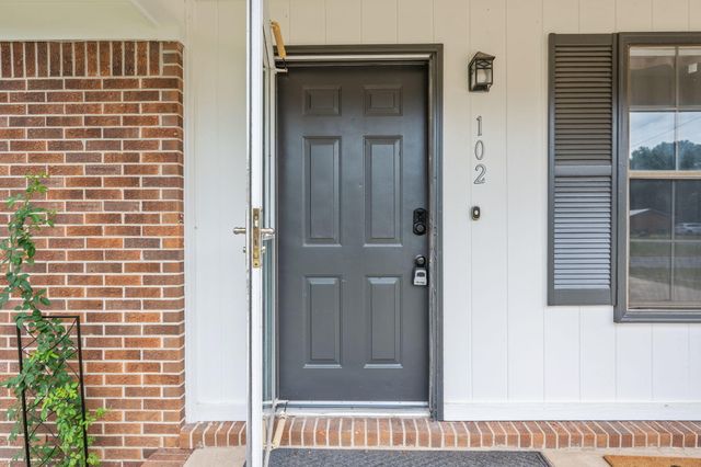 102 Alice Drive, Defuniak Springs, FL 32435