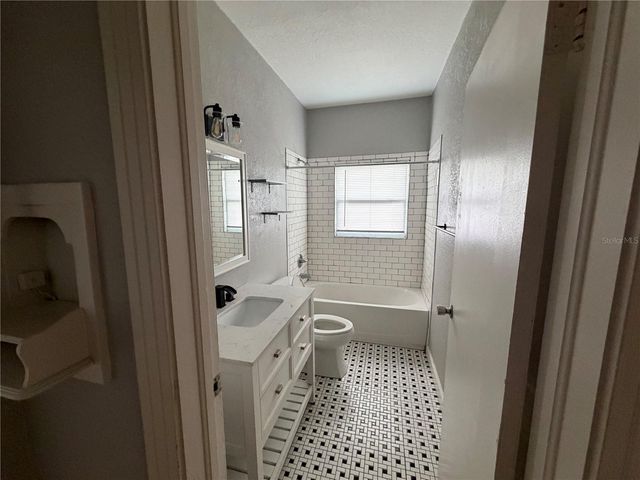 224 W LAKE AVENUE, Auburndale, FL 33823