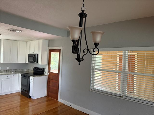 224 W LAKE AVENUE, Auburndale, FL 33823