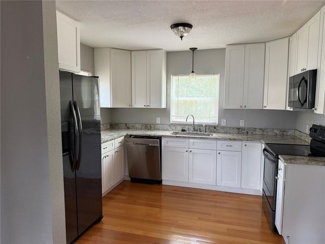 224 W LAKE AVENUE, Auburndale, FL 33823