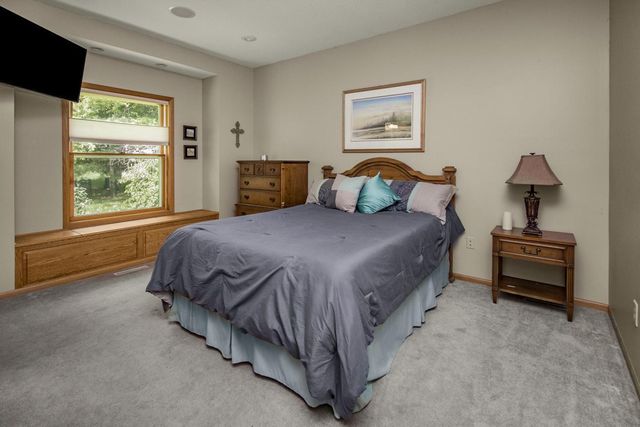 485 Preserve Path, West Saint Paul, MN 55118