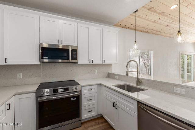 14613 S 43RD Street, Phoenix, AZ 85044