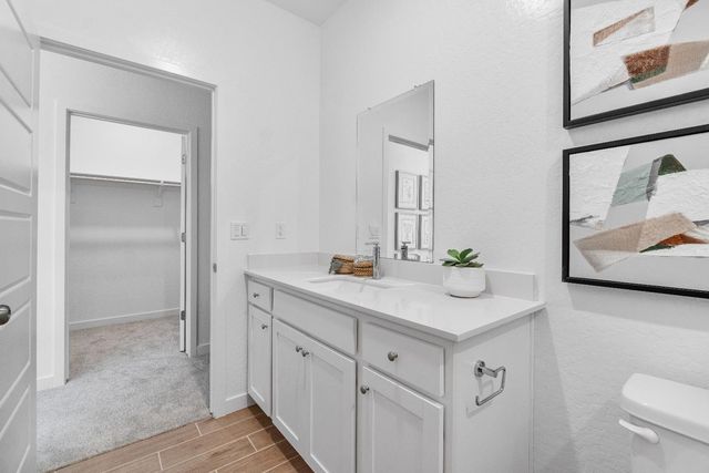 1053 Springtime Avenue, Clovis, CA 93619