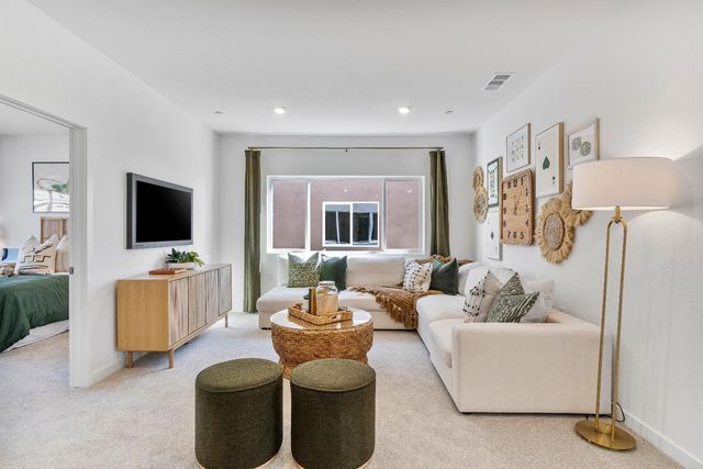 1053 Springtime Avenue, Clovis, CA 93619