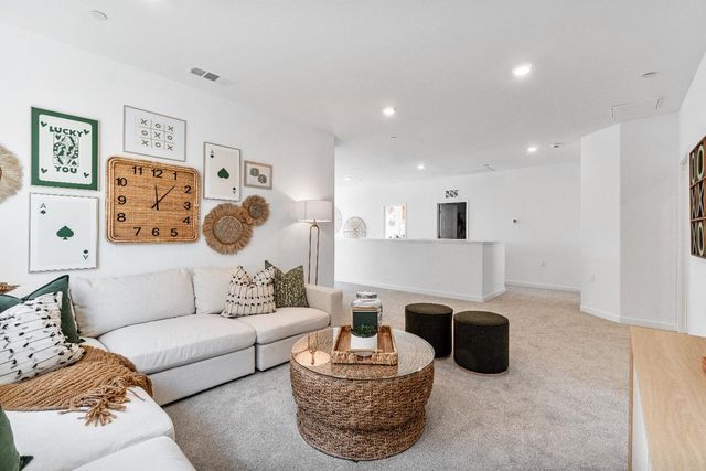 1053 Springtime Avenue, Clovis, CA 93619