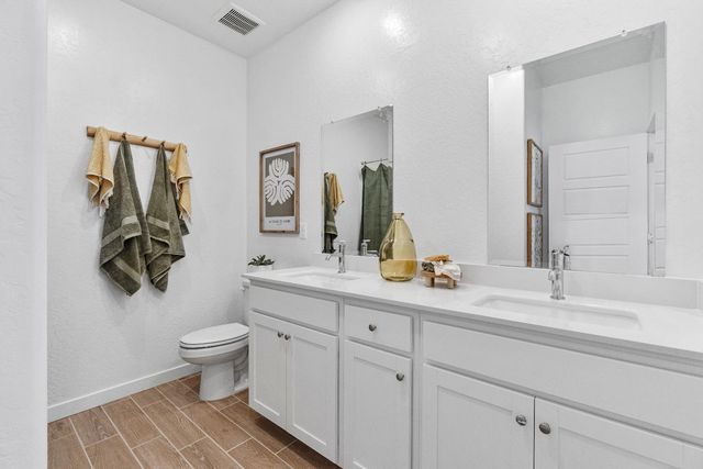 1053 Springtime Avenue, Clovis, CA 93619