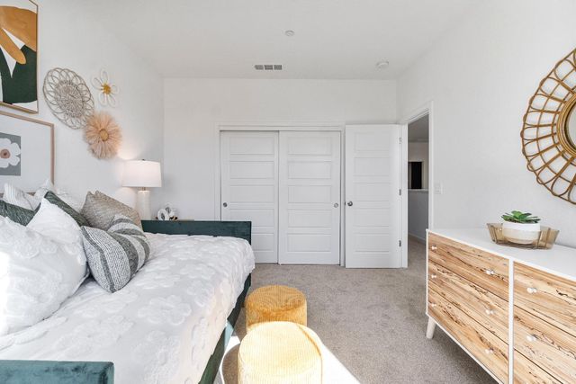 1053 Springtime Avenue, Clovis, CA 93619