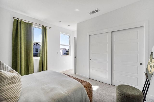 1053 Springtime Avenue, Clovis, CA 93619