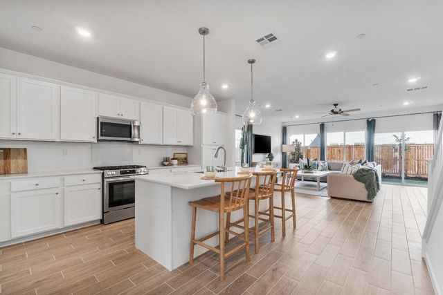 1053 Springtime Avenue, Clovis, CA 93619