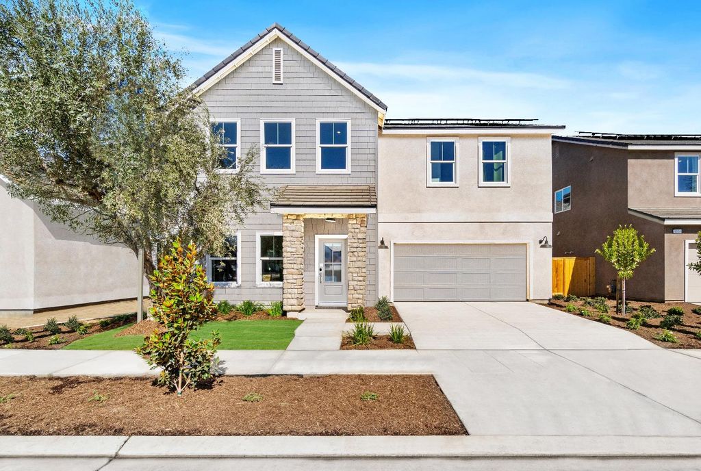 1053 Springtime Avenue, Clovis, CA 93619