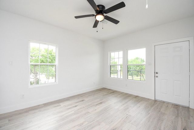 2707 Kirk Street, Houston, TX 77026