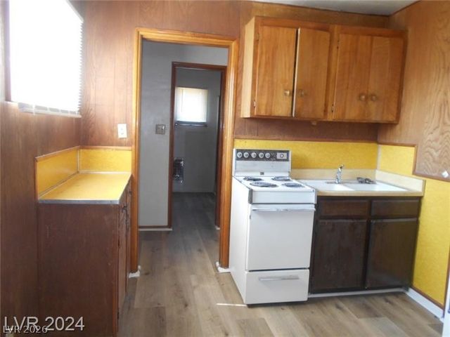 1520 Stewart Avenue, Las Vegas, NV 89101
