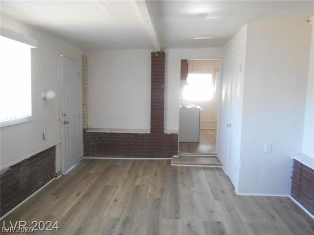 1520 Stewart Avenue, Las Vegas, NV 89101