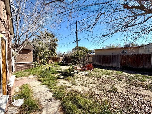 1520 Stewart Avenue, Las Vegas, NV 89101