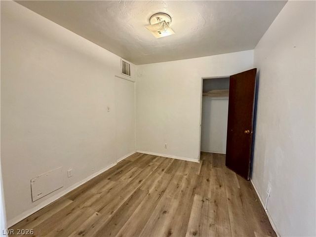 1520 Stewart Avenue, Las Vegas, NV 89101