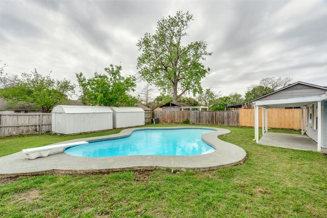 2828 Elk Grove Road, Carrollton, TX 75007
