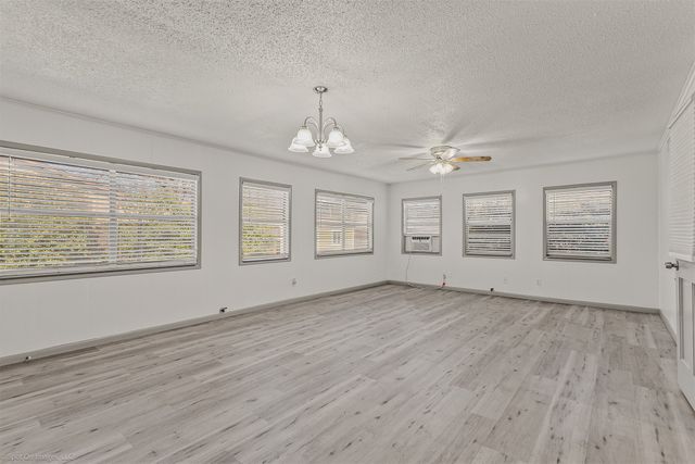 1401 N Rockwall Avenue, Terrell, TX 75160