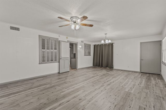 1401 N Rockwall Avenue, Terrell, TX 75160