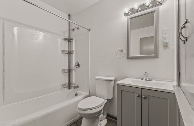 1401 N Rockwall Avenue, Terrell, TX 75160