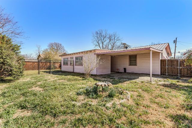1401 N Rockwall Avenue, Terrell, TX 75160