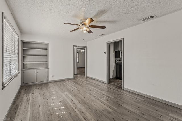 1401 N Rockwall Avenue, Terrell, TX 75160