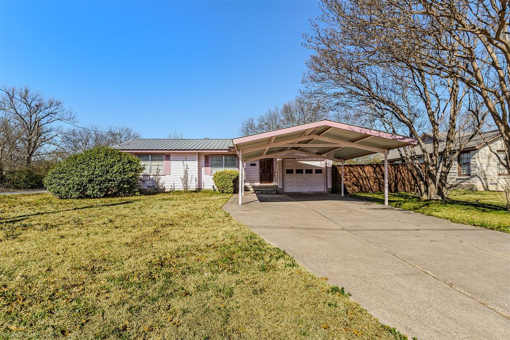 1401 N Rockwall Avenue, Terrell, TX 75160