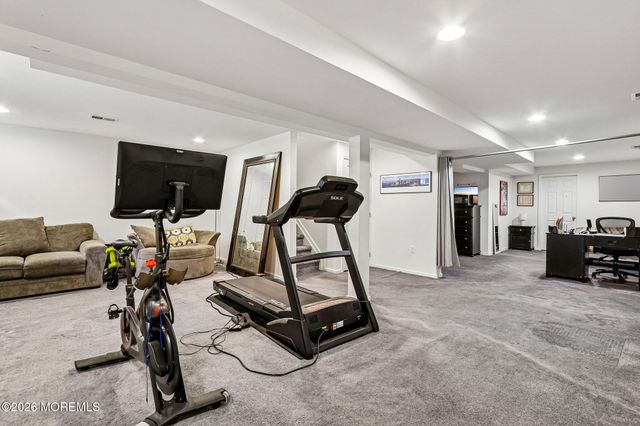 77 Deepwater Circle, Manalapan, NJ 07726