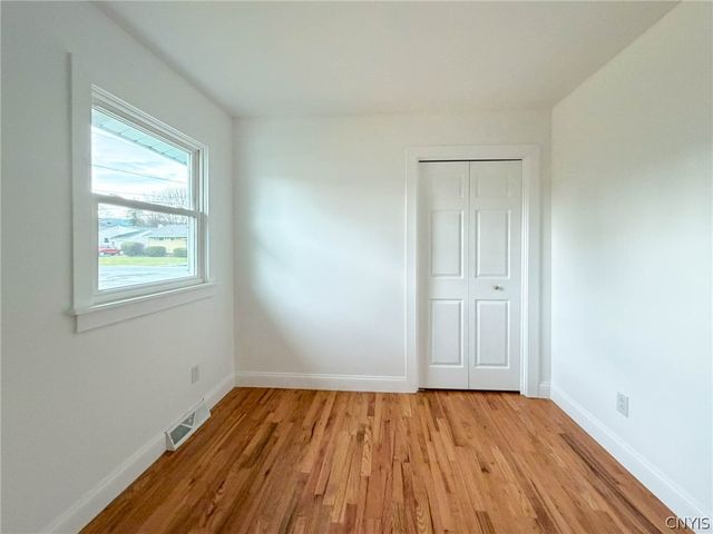 8 Burmont Court, Utica, NY 13502