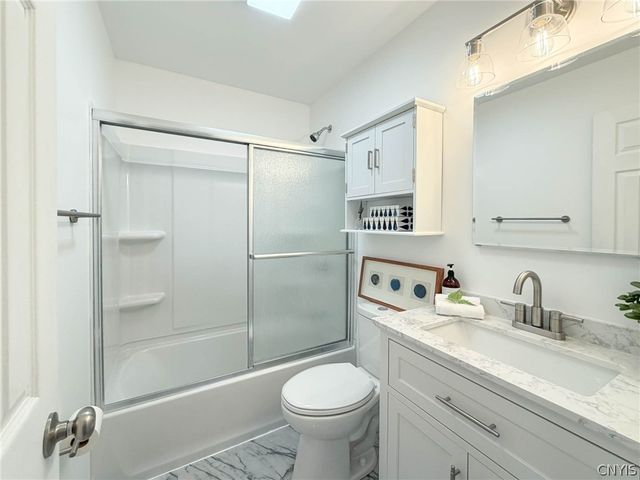 8 Burmont Court, Utica, NY 13502