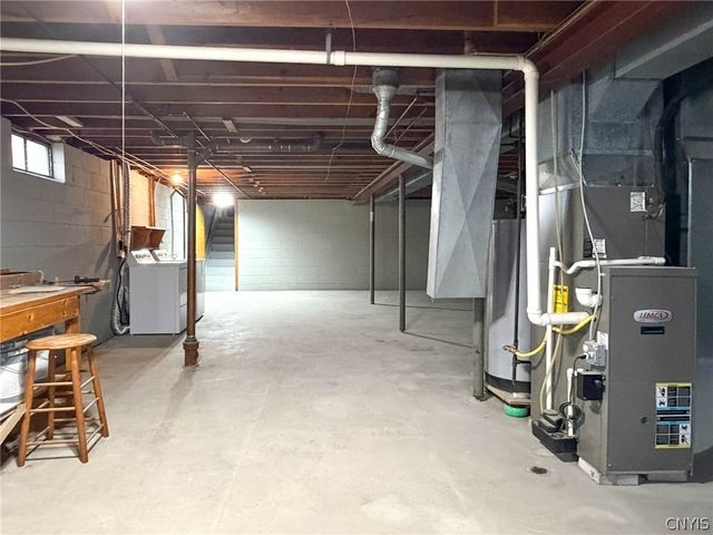 8 Burmont Court, Utica, NY 13502