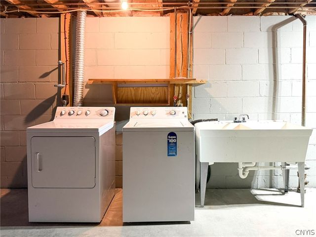 8 Burmont Court, Utica, NY 13502