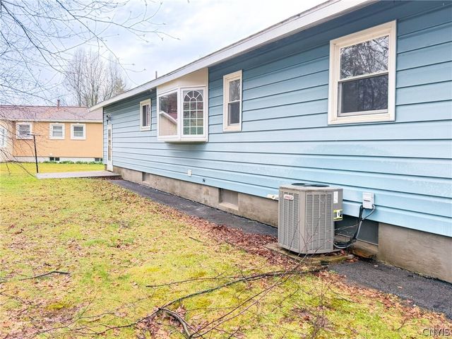 8 Burmont Court, Utica, NY 13502