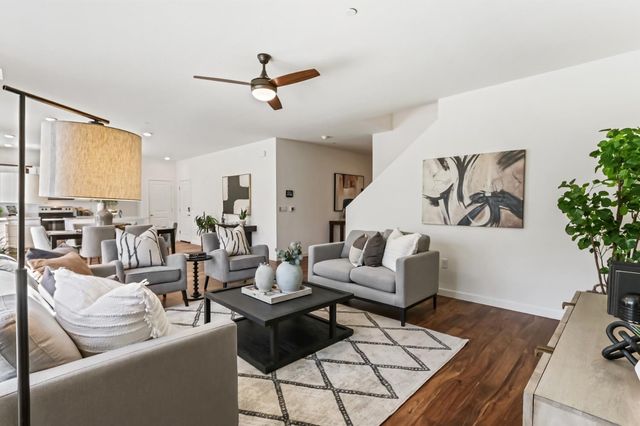 8840 Stratham Way, Elk Grove, CA 95758