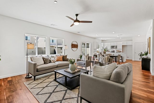 8840 Stratham Way, Elk Grove, CA 95758