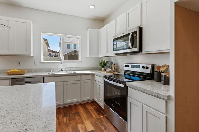 8840 Stratham Way, Elk Grove, CA 95758