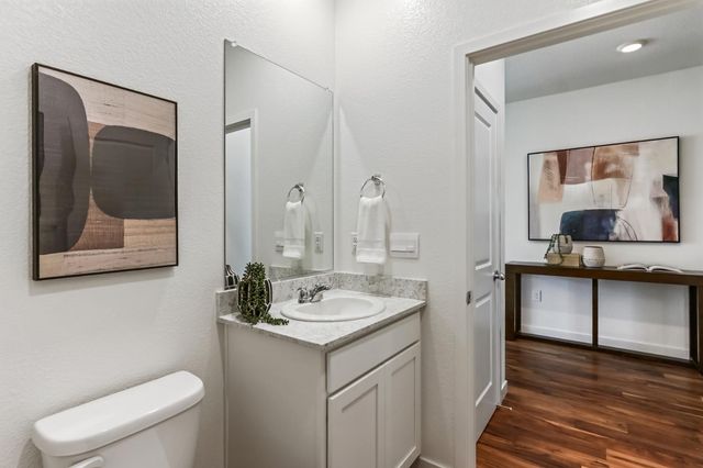 8840 Stratham Way, Elk Grove, CA 95758