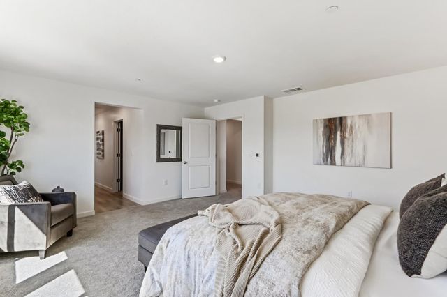 8840 Stratham Way, Elk Grove, CA 95758