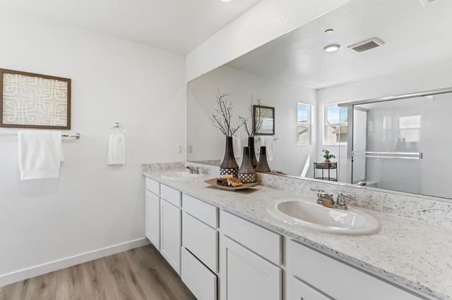 8840 Stratham Way, Elk Grove, CA 95758