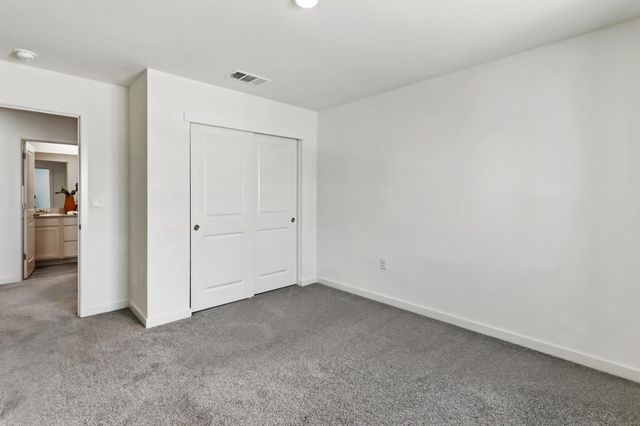 8840 Stratham Way, Elk Grove, CA 95758