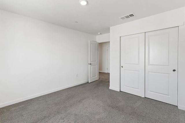 8840 Stratham Way, Elk Grove, CA 95758