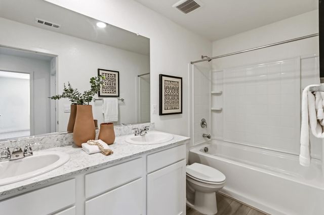 8840 Stratham Way, Elk Grove, CA 95758