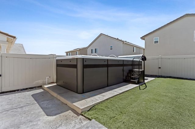 8840 Stratham Way, Elk Grove, CA 95758