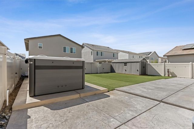 8840 Stratham Way, Elk Grove, CA 95758