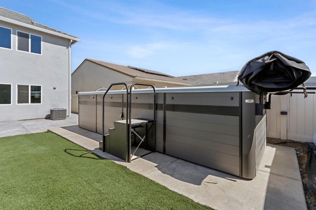 8840 Stratham Way, Elk Grove, CA 95758