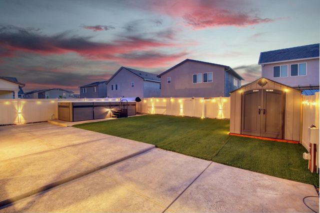 8840 Stratham Way, Elk Grove, CA 95758