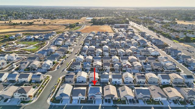 8840 Stratham Way, Elk Grove, CA 95758