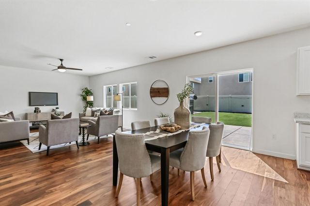 8840 Stratham Way, Elk Grove, CA 95758