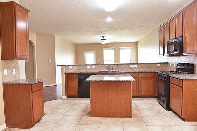 12903 Flat Creek Drive, Pearland, TX 77584