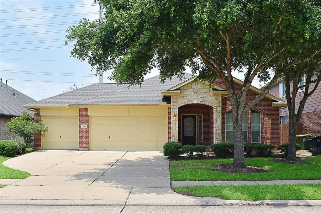 12903 Flat Creek Drive, Pearland, TX 77584