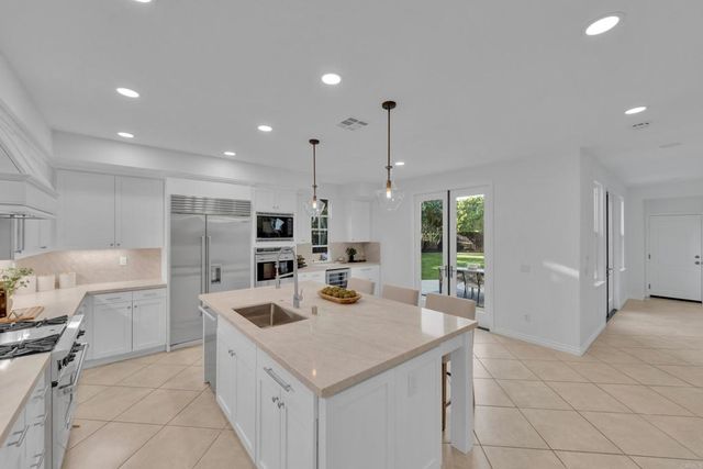 6215 Dartington Way, Carlsbad, CA 92009